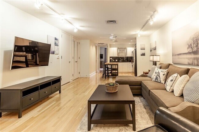 Foto del edificio - 901 W 9th St
