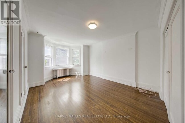 Building Photo - 11 Parkwood Ave