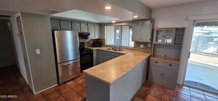 Building Photo - 15635 North 21st St