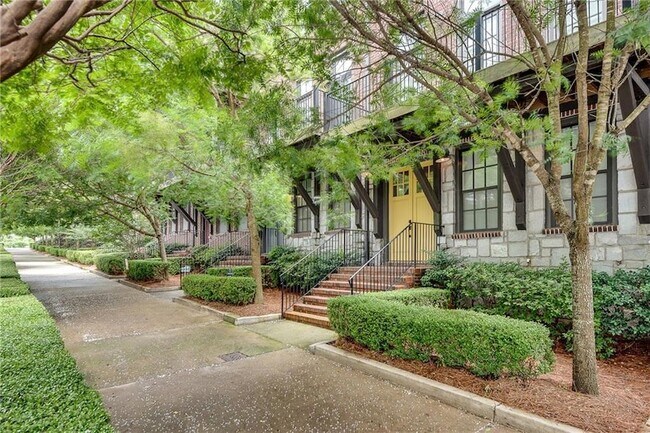 Foto del edificio - 345 Glen Iris Dr NE