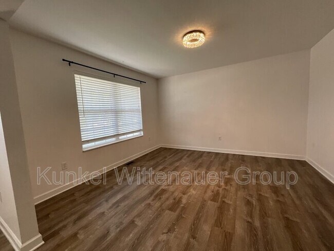 Building Photo - 2621 Greystone Estates Pkwy