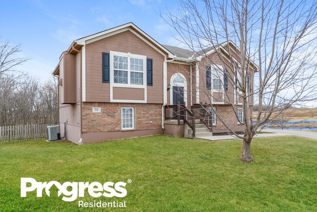 Building Photo - 712 Hibiscus Cir