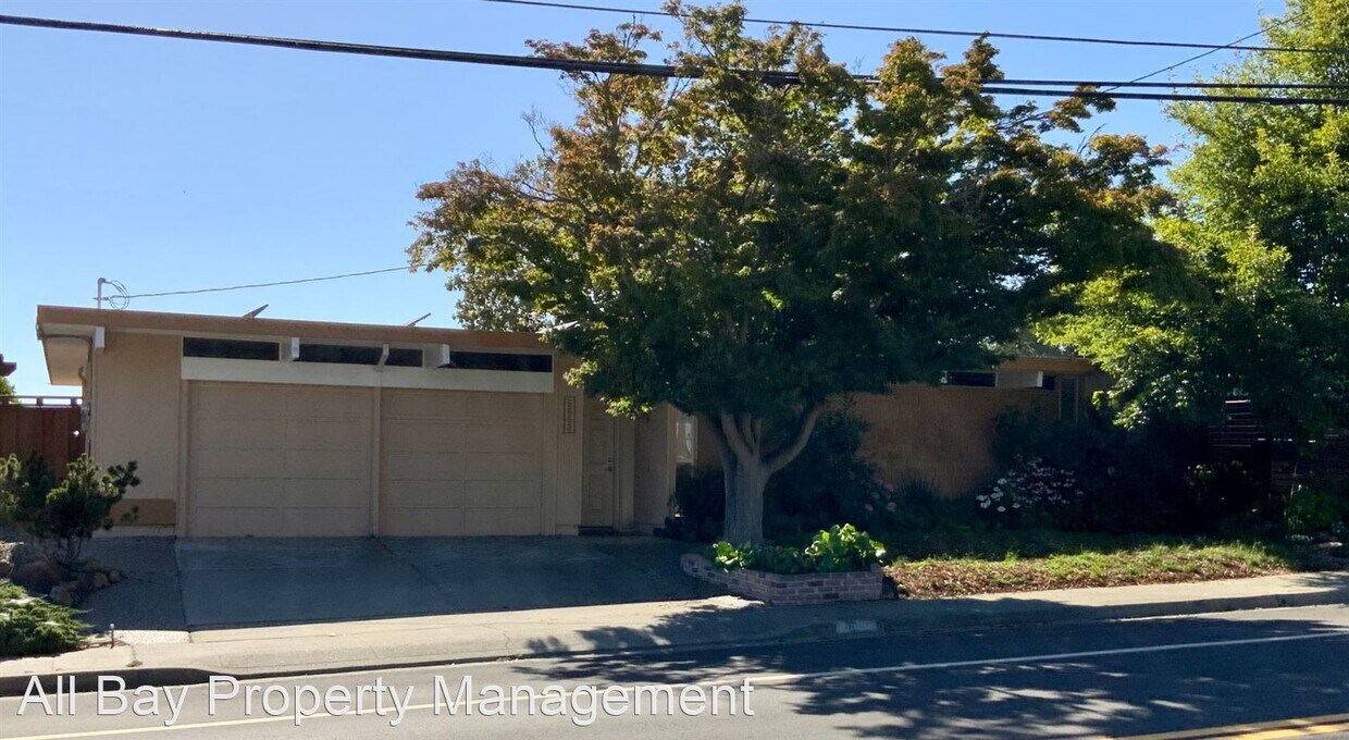 Primary Photo - 4 br, 2 bath House - 5652 Greenridge Rd.