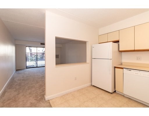 Building Photo - 20 Nahant Pl