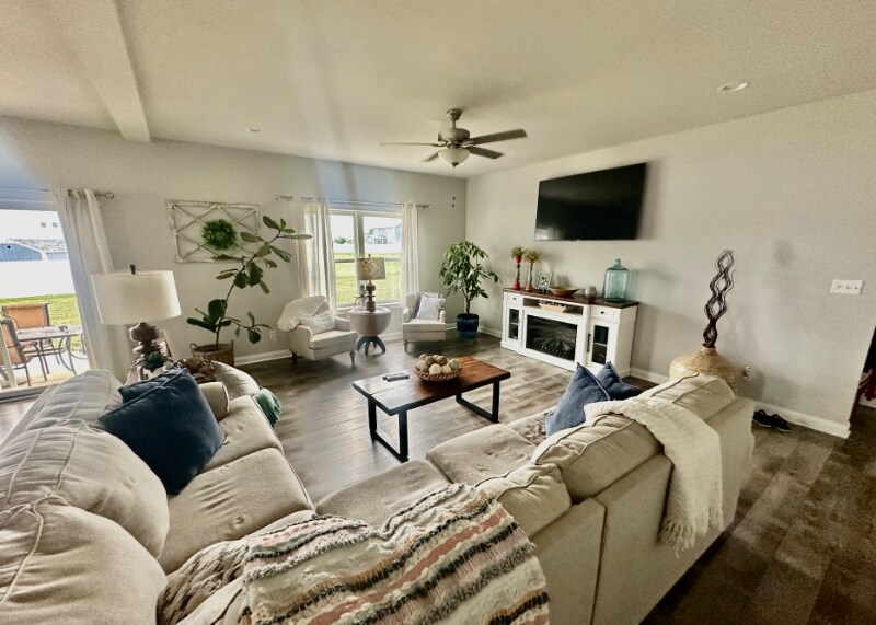 Primary Photo - 9945 Beacon Pointe Ln