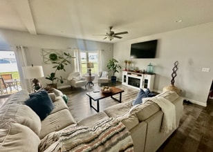 Building Photo - 9945 Beacon Pointe Ln