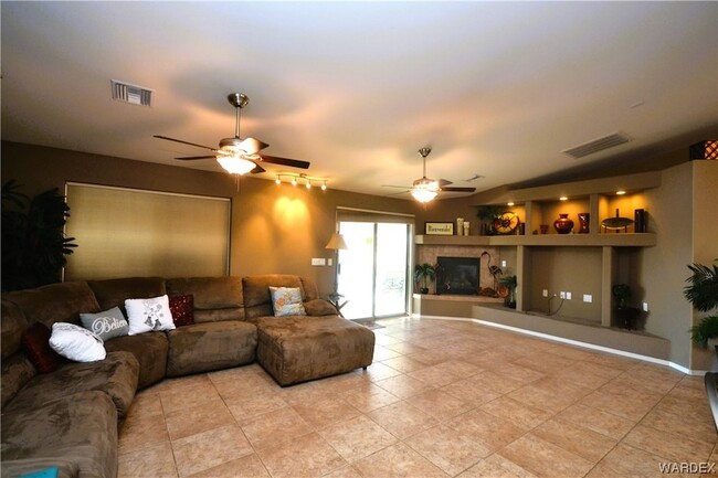 Building Photo - 6079 Bella Vista Dr