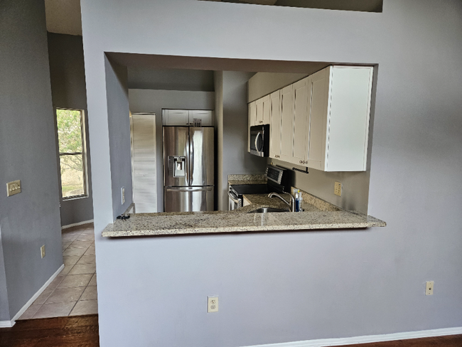 Foto del edificio - 11644 Hidden Hollow Cir