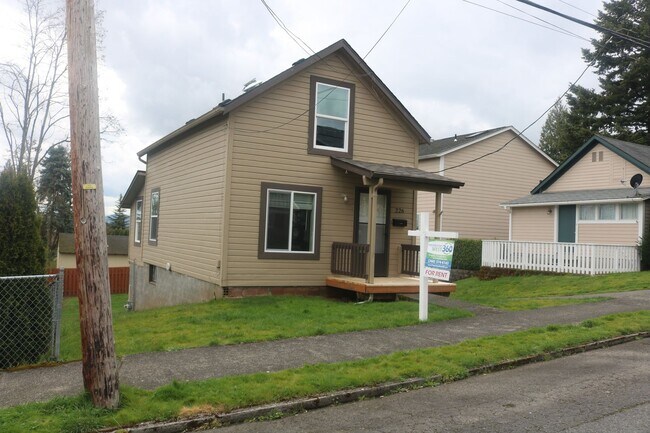 Building Photo - Camas - 2 Bedroom, 1.5 Bath with Large Detached Garage
