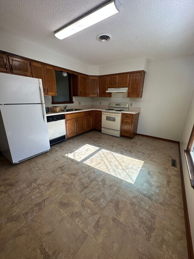 Foto del edificio - 1383 Parkside Dr