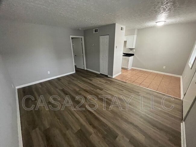 Building Photo - 676 Knox Blvd