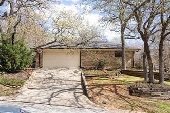 Building Photo - 2225 Prestonwood Dr