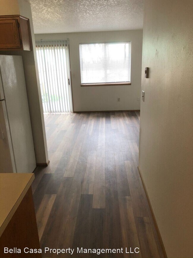 Foto del edificio - 3 br, 1.5 bath House - 767 SE Cleveland Ave