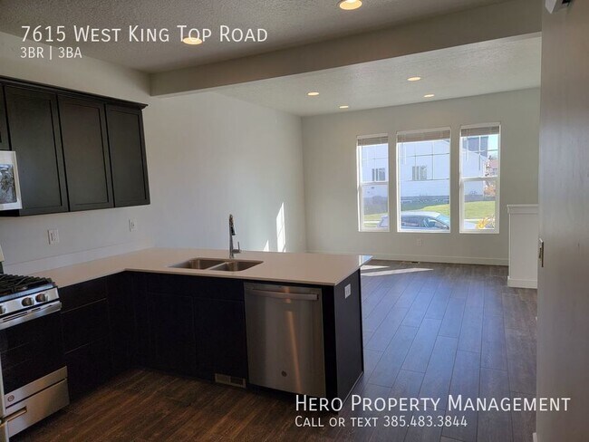 Building Photo - Stunning BRAND NEW Townhomes!