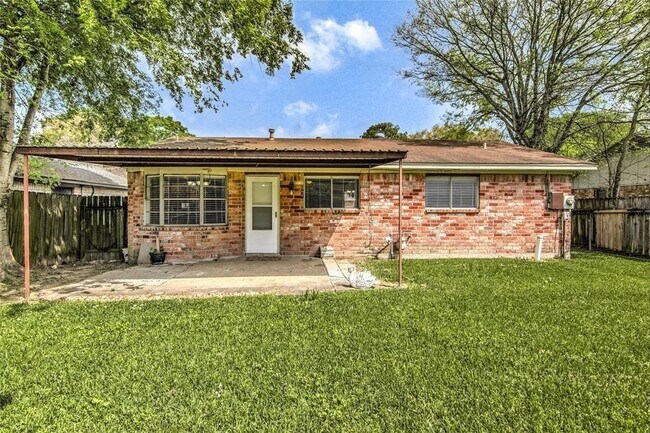 Building Photo - 1426 Kappa St
