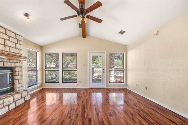 Building Photo - 5 Spalding Cir