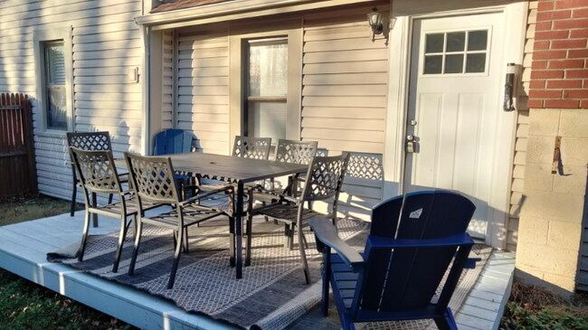 Building Photo - 2031 S Langley St