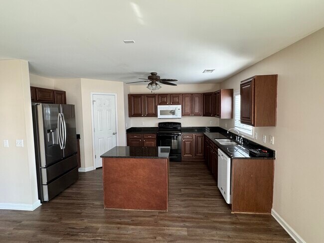 Foto del edificio - 127 Emanuel Creek Drive