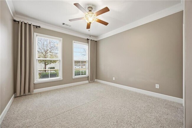 Foto del edificio - 2002 Blossom Hill Dr