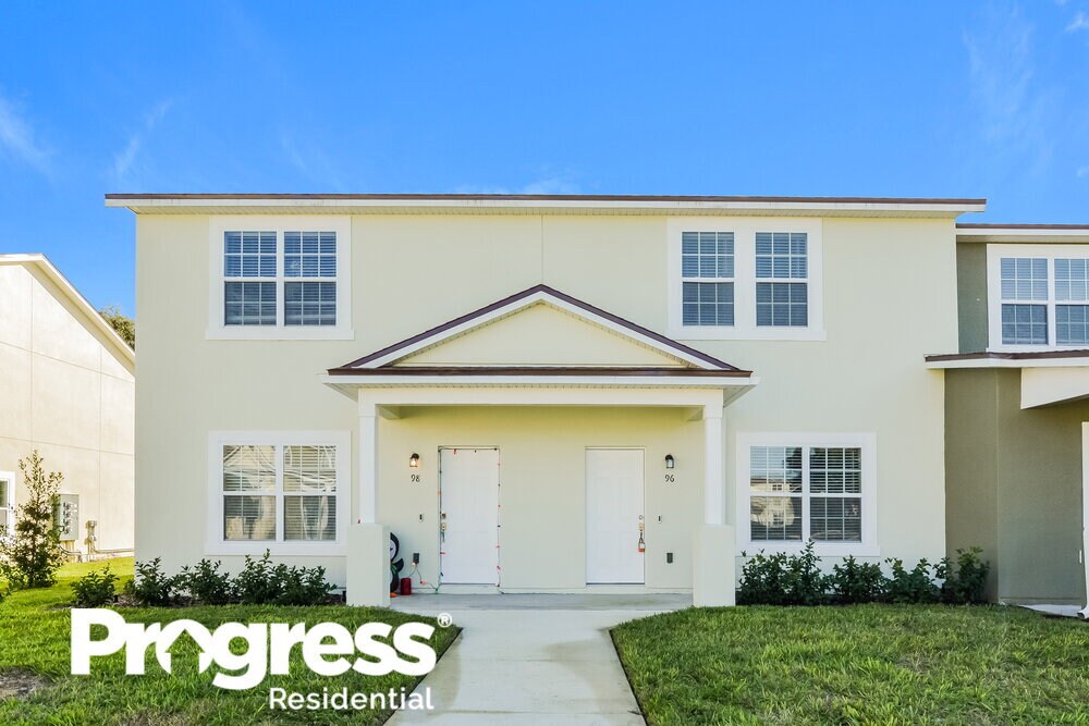 96 Eleven Oaks Cir, Eustis, FL 32726 Townhome Rentals in Eustis FL