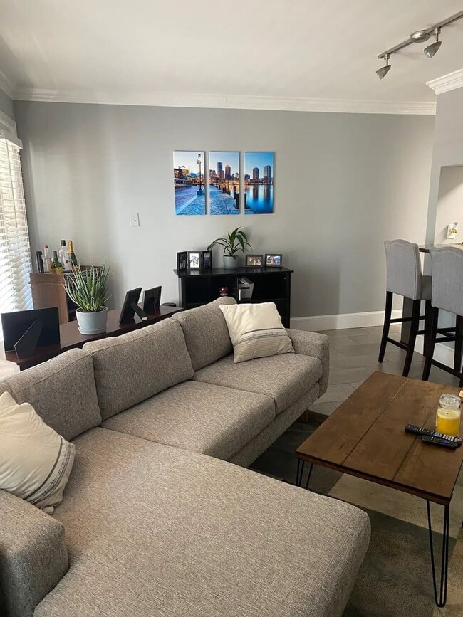 Building Photo - Pristine Condo located in Cedar Street Commons!