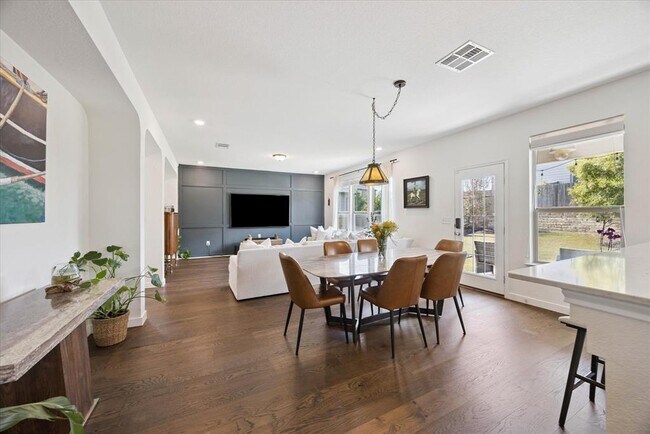 Building Photo - 7916 Crystalbrook W