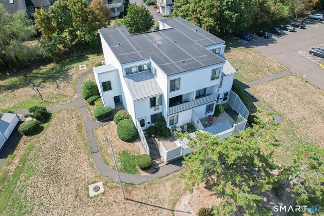 Building Photo - 2 Hamre Ln