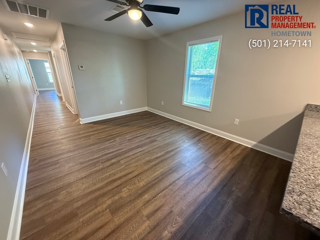 Foto del edificio - 875 Jane Dr