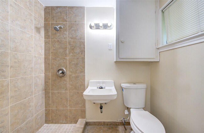 Foto del edificio - 5730 Southminster Dr