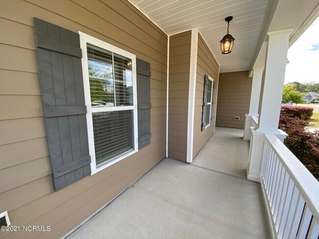 Building Photo - 729 Liberty Landing Way