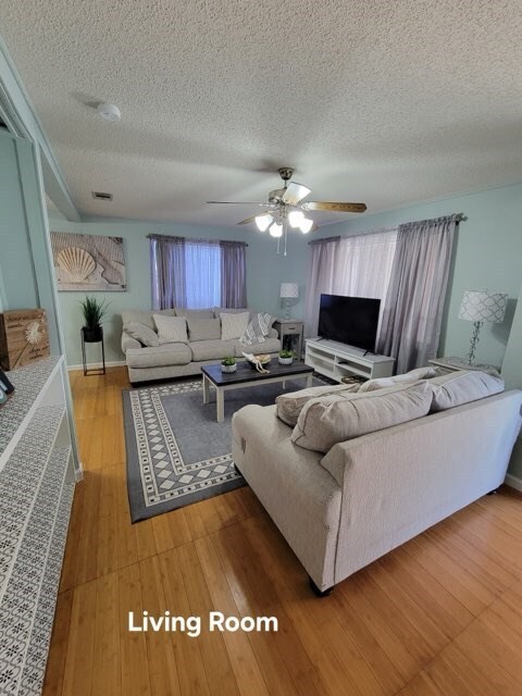 Building Photo - 821 Tarpon Ave