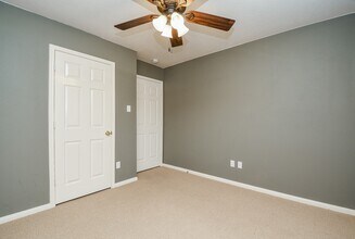 Building Photo - 7218 Fox Hall Ln