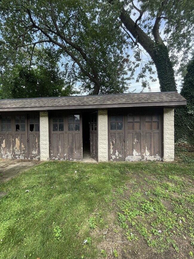 Building Photo - 707 Lincoln