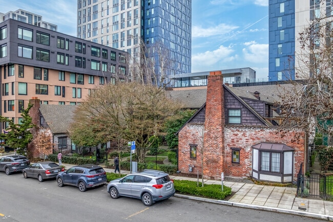 Canterbury Court - Canterbury Court Apartments