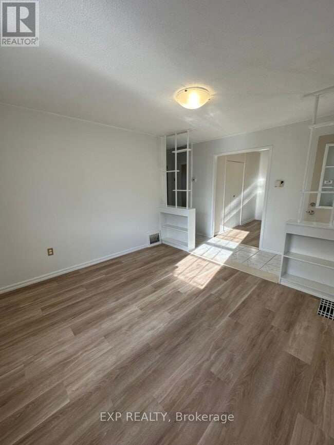 Photo du bâtiment - 954 Fisher Ave
