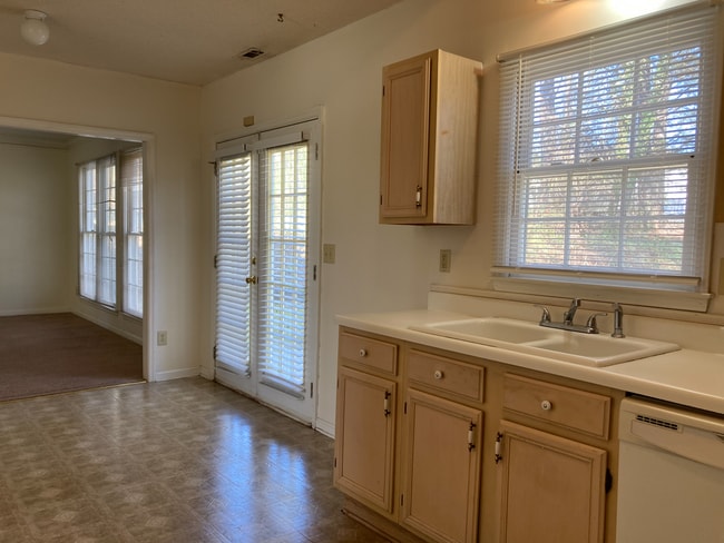 Foto del edificio - 3130 Ashbury Ln