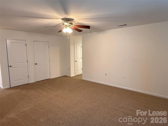 Foto del edificio - 1933 Stoney Pointe Cir