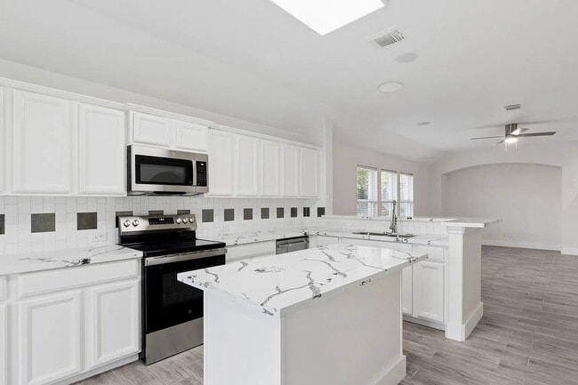 Foto del edificio - 17910 Royal Gate Ln