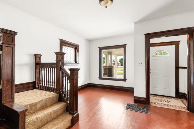 Foto del edificio - 819 E Grand Blvd
