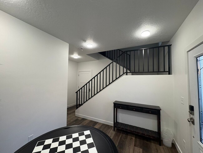 Foto del edificio - 380 Utah Ave