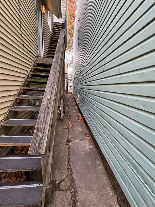 Photo - 542 5th Ave Apartment