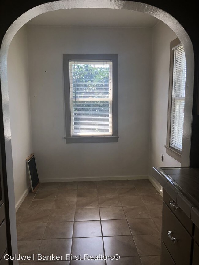 Foto del edificio - 1 br, 1 bath House - 228 W. Whitman (Upper)