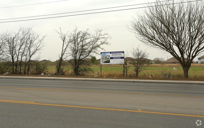 Primary Photo - Montabella Pointe