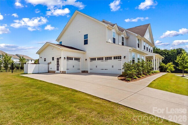 Foto del edificio - 14321 Sunnyhill Grove Rd
