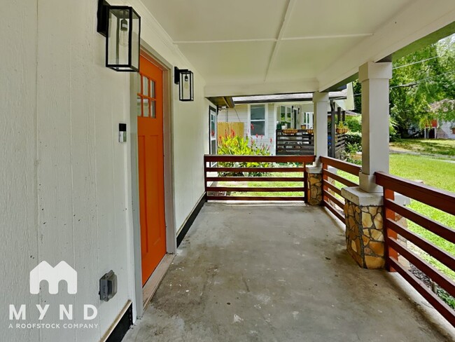 Foto del edificio - 963 Sims Ave NW