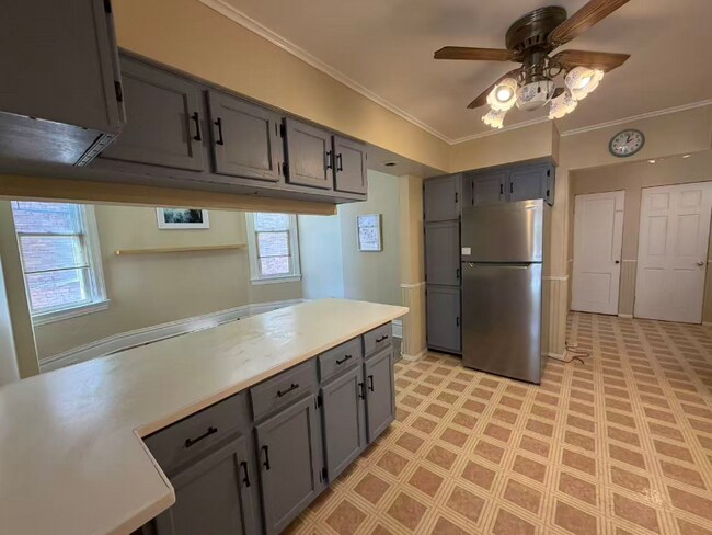 Foto del edificio - 1920 Middle St