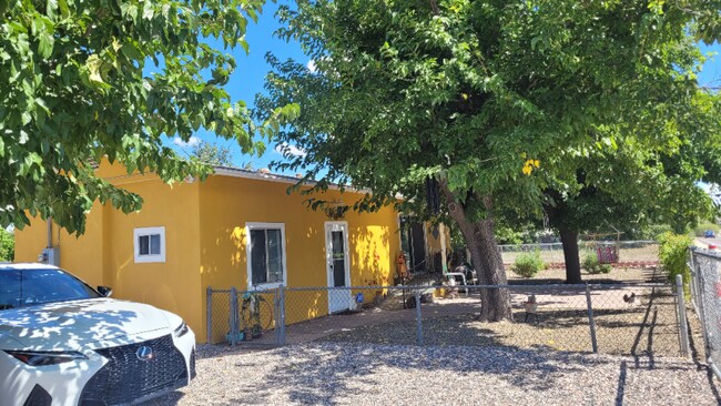 Building Photo - 1726 E Mingus Ave