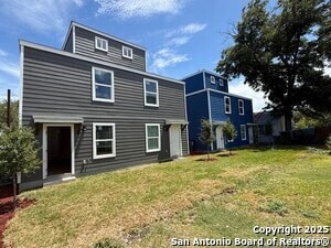 Building Photo - 3038 W Salinas