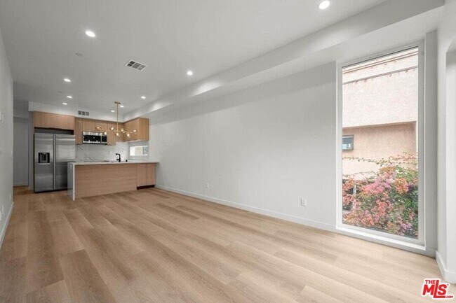 Foto del edificio - 2001 Vista Del Mar Ave