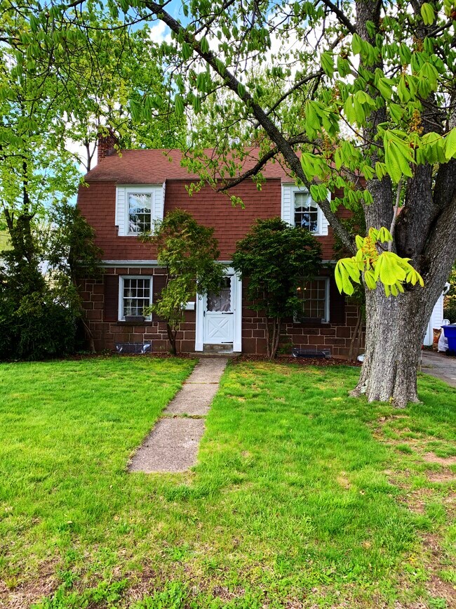 Foto del edificio - 16 Thomson Rd